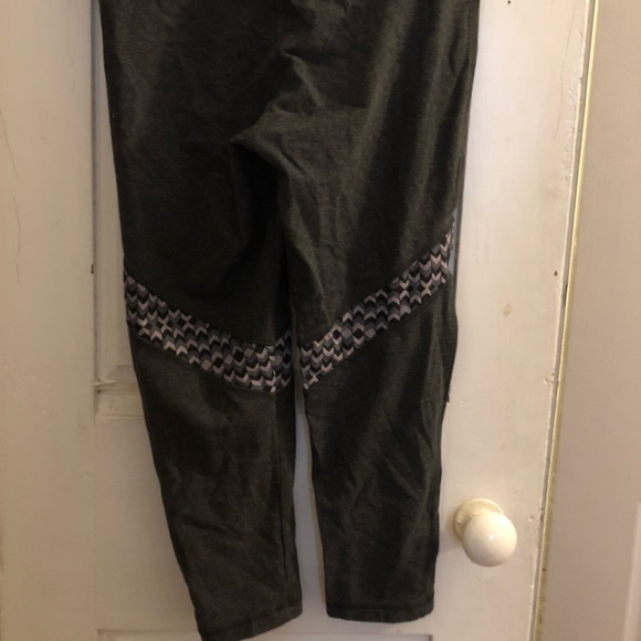 Victoria’s Secret gray capri leggings - Picture 2 of 2